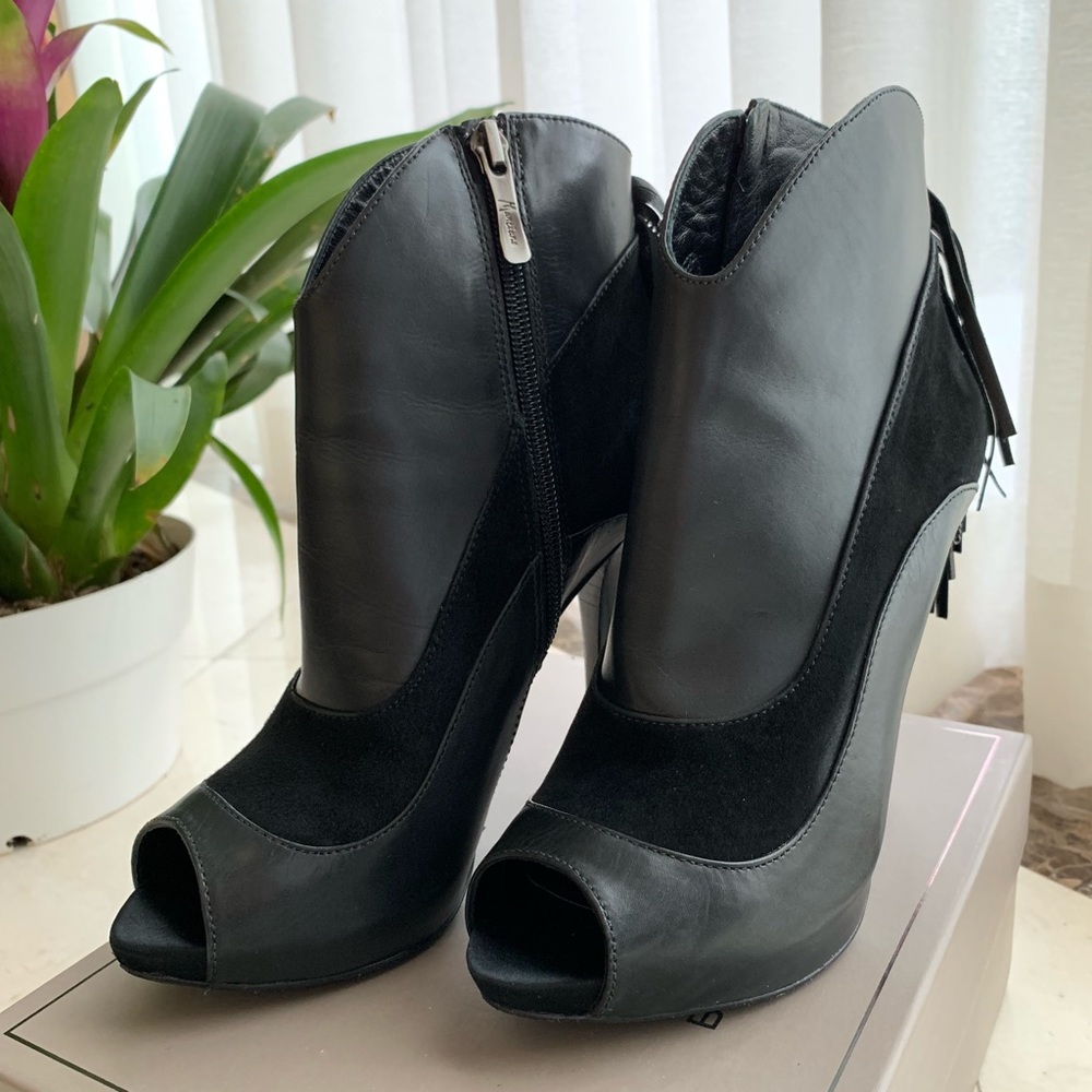 🌟Guess by Marciano Booties👢